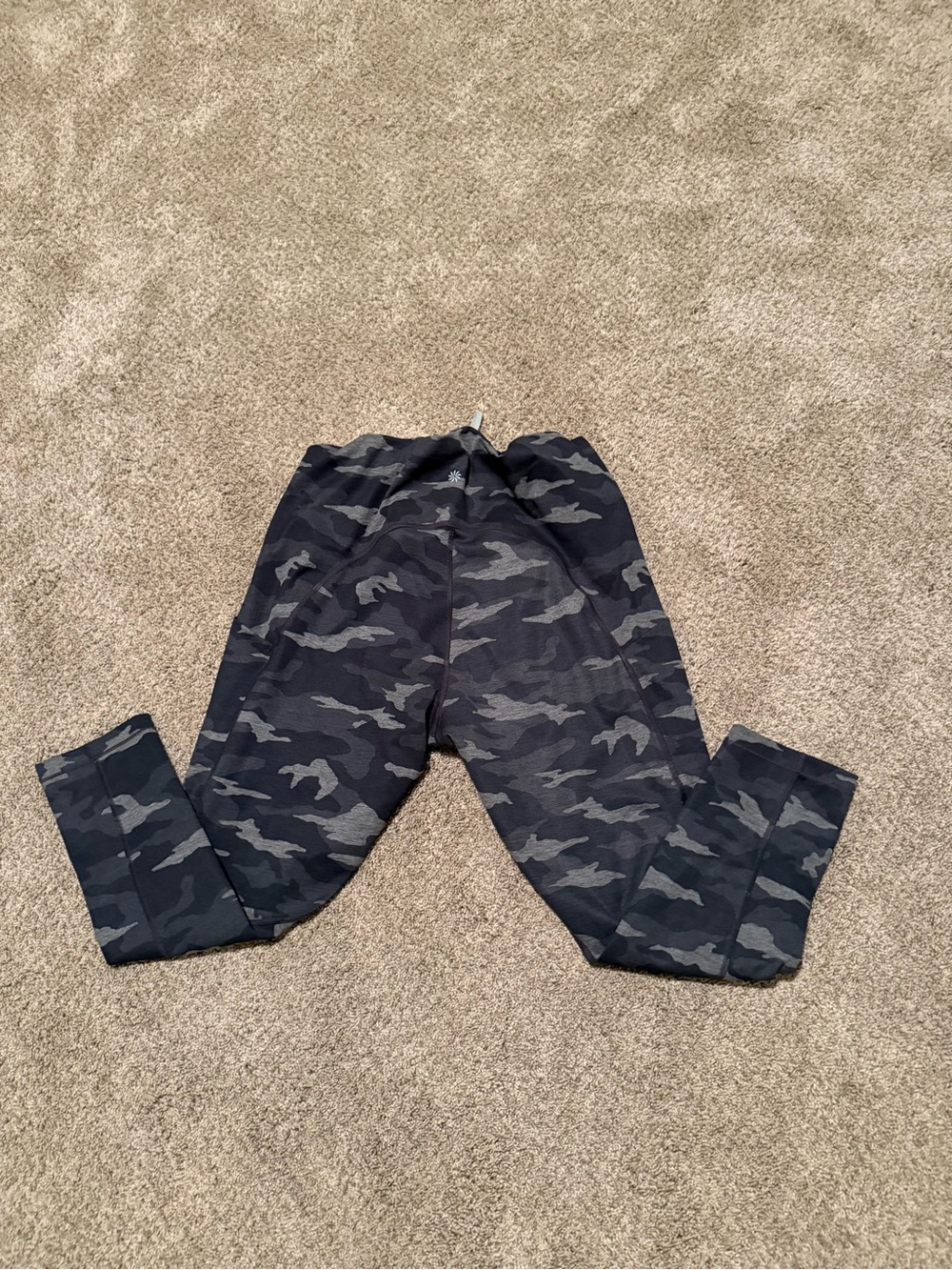 Athleta Ultimate 7/8 Camo Athletic Leggings